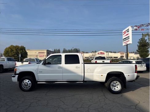 Used 2006 GMC Sierra 3500 SLT w/ Heavy-Duty Power Package image 18