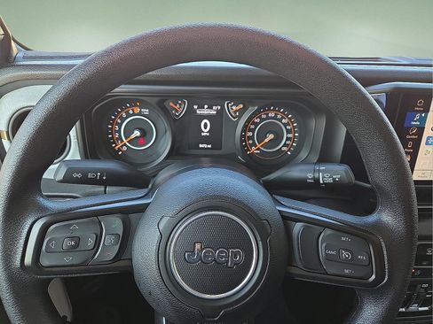 Used 2025 Jeep Gladiator Sport AWD/4WD image 24
