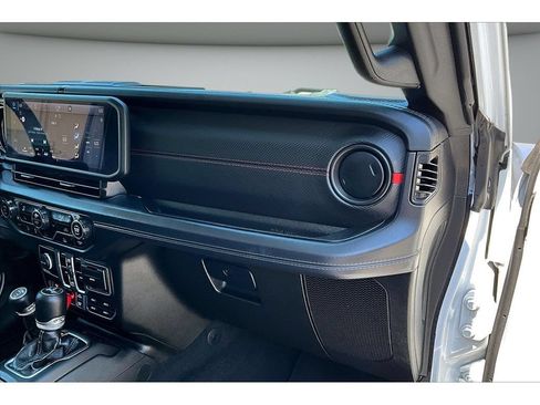 Certified 2025 Jeep Wrangler Unlimited Rubicon AWD/4WD image 49