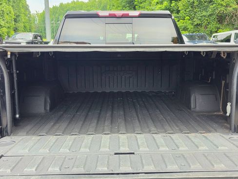 Used 2022 GMC Sierra 1500 AT4 w/ Technology Package AWD/4WD image 33