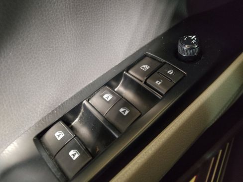 Used 2020 Toyota Camry LE image 27