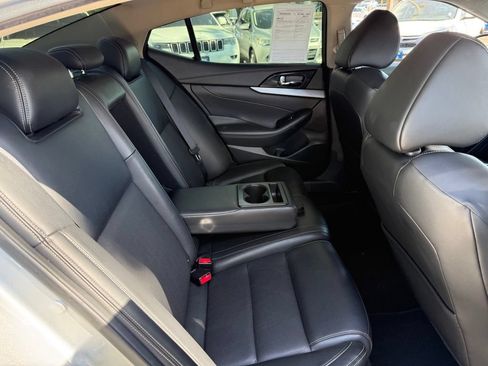 Used 2017 Nissan Maxima 3.5 SV FWD image 17