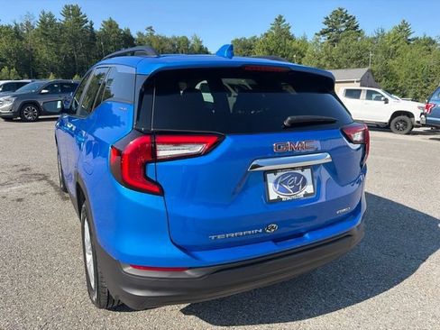 Used 2024 GMC Terrain SLE w/ Driver Convenience Package AWD/4WD image 4
