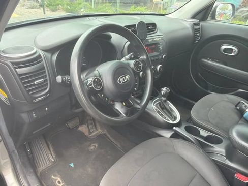 Used 2014 Kia Soul FWD image 4