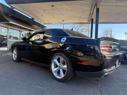 Used 2018 Dodge Challenger SXT w/ Sound Group image 7