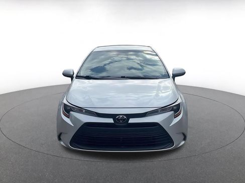 Used 2025 Toyota Corolla LE image 3
