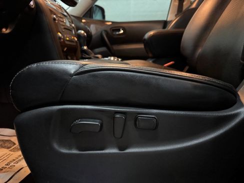 Used 2017 INFINITI QX80 2WD w/ Driver Assistance Package image 36