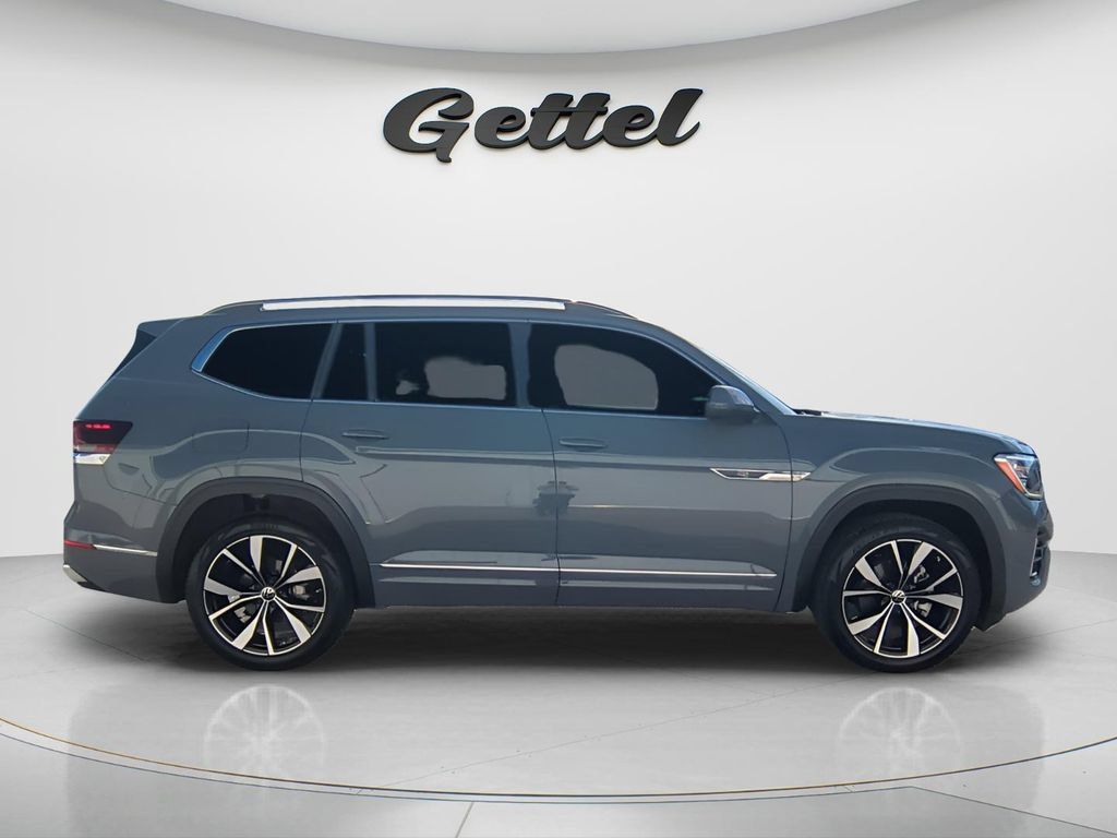 Used 2025 Volkswagen Atlas SEL Premium R-Line AWD/4WD image 4