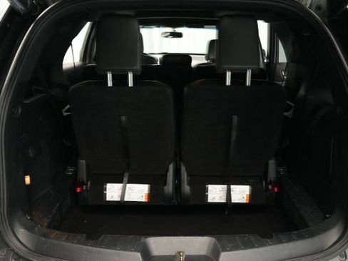 Used 2019 Ford Explorer XLT w/ Equipment Group 202A AWD/4WD image 52