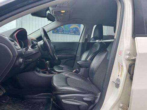Used 2020 Jeep Compass Trailhawk AWD/4WD image 6