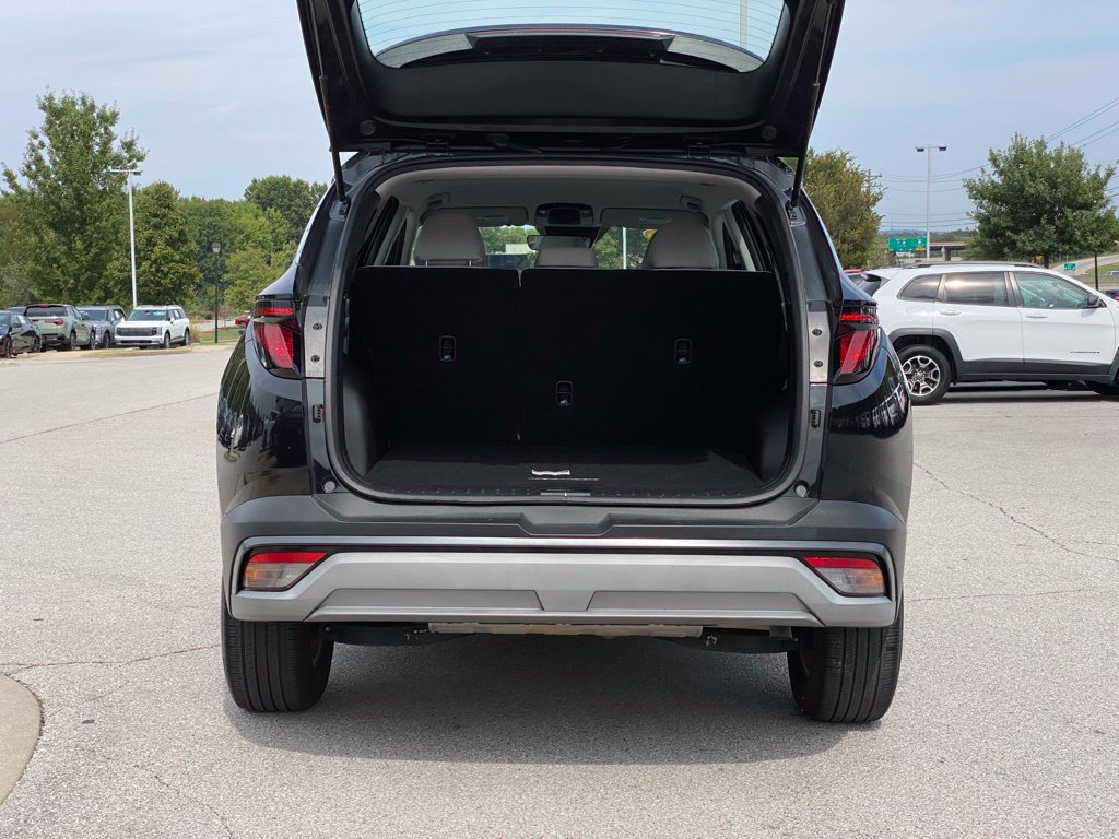 Used 2025 Hyundai Tucson SE AWD/4WD image 7