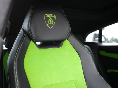 Used 2022 Lamborghini Urus AWD/4WD image 37