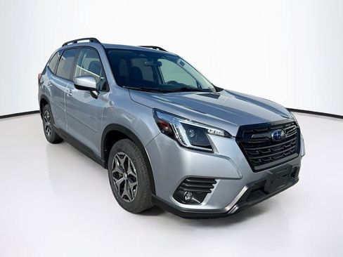 Used 2024 Subaru Forester Premium AWD/4WD image 3