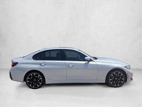 Used 2026 BMW 330i xDrive Sedan AWD/4WD image 4