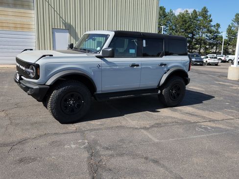 New 2026 Ford Bronco Outer Banks w/ Sasquatch Package AWD/4WD image 3