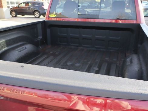 Used 2017 RAM 1500 Express image 33