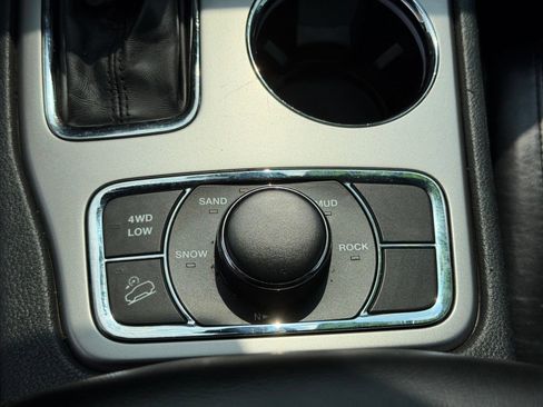 Used 2018 Jeep Grand Cherokee Limited w/ Luxury Group II AWD/4WD image 21