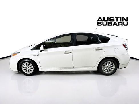 Used 2015 Toyota Prius Prime Plug-In Hybrid image 4