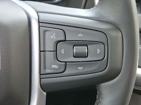 Used 2024 GMC Yukon SLT w/ SLT Premium Package AWD/4WD image 18