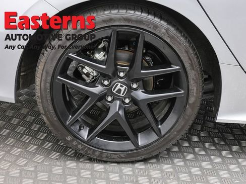 Used 2025 Honda Civic Sport image 29