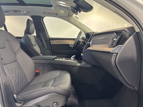 Used 2025 Volvo XC90 B6 Plus AWD/4WD image 29