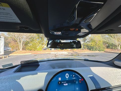 Used 2025 MINI Cooper 2-Door Hardtop image 15