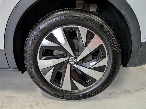 Used 2023 Volkswagen ID.4 Pro image 11