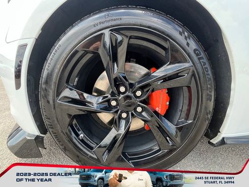 Used 2024 Chevrolet Camaro LT image 31