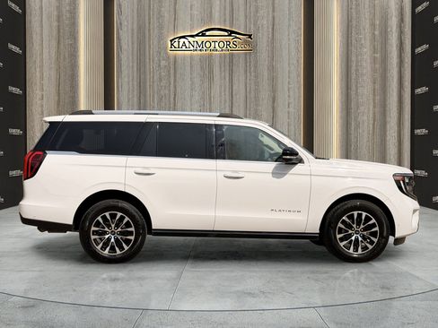 Used 2025 Ford Expedition Platinum AWD/4WD image 11