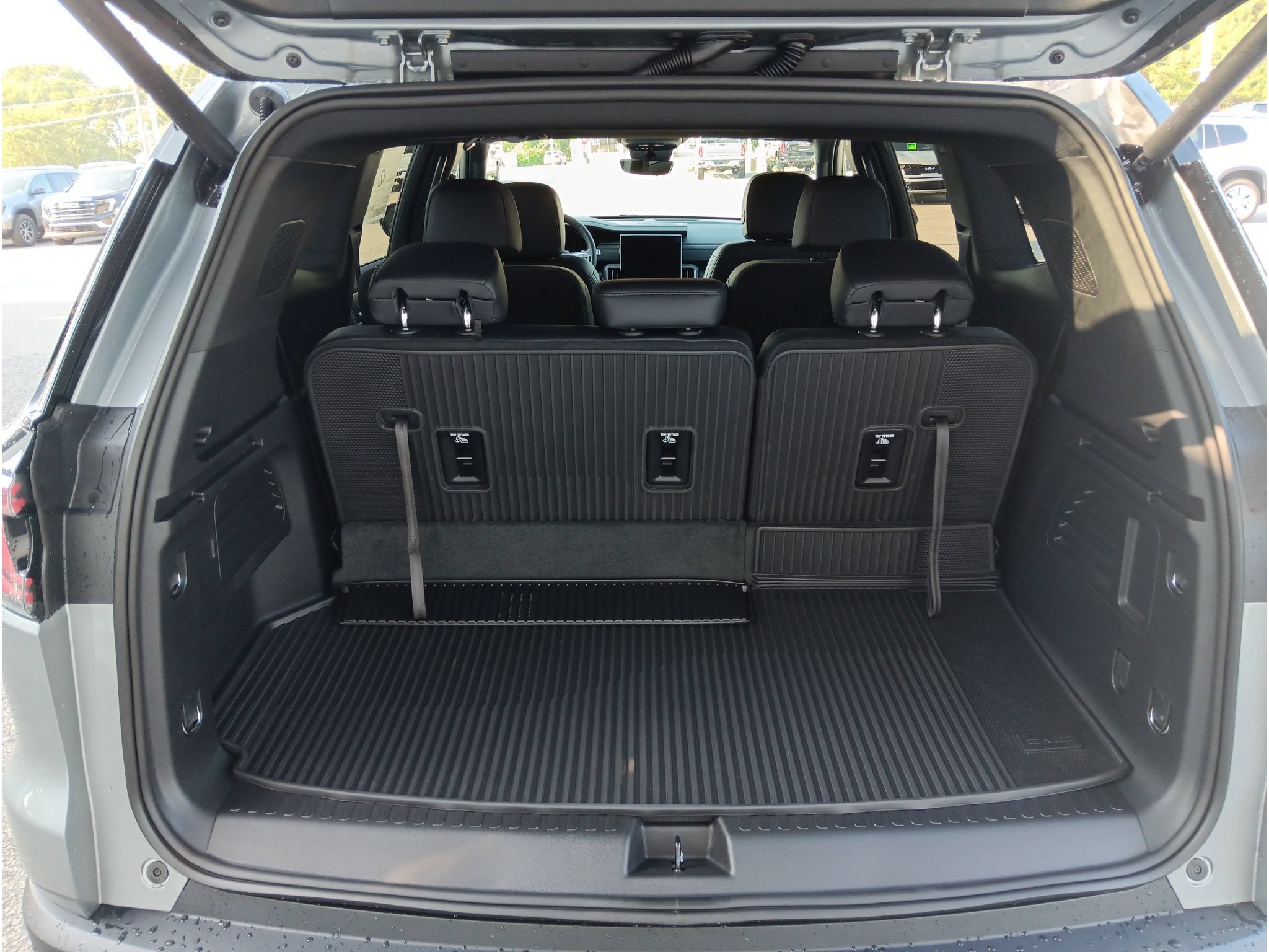 New 2026 GMC Acadia Elevation w/ Elevation Premium Package FWD image 15