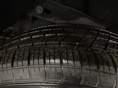 Used 2017 GMC Canyon SLE w/ SLE Convenience Package image 11