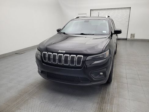 Used 2019 Jeep Cherokee Latitude w/ Cold Weather Group FWD image 15