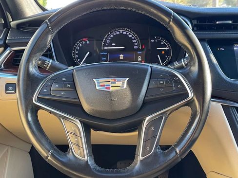 Used 2019 Cadillac XT5 Luxury image 28