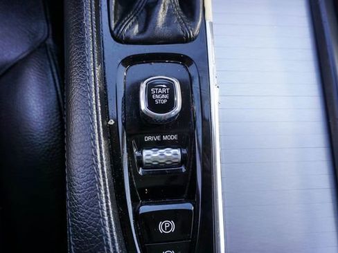 Used 2018 Volvo XC90 T5 Momentum w/ Convenience Package FWD image 22
