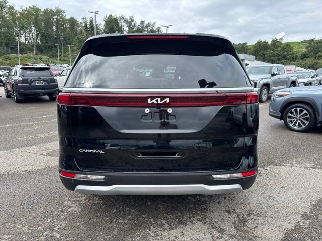 Used 2024 Kia Carnival EX FWD image 18