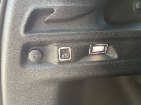 Used 2025 Jeep Grand Cherokee L Altitude AWD/4WD image 42