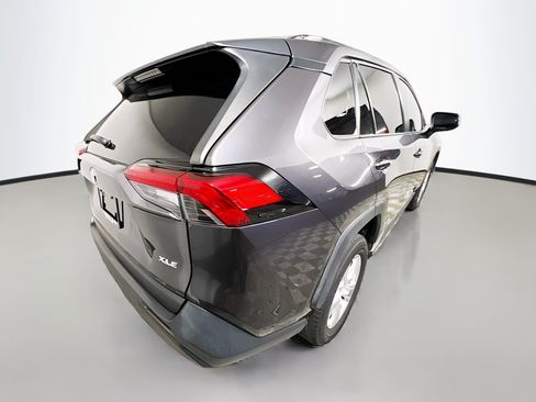 Used 2020 Toyota RAV4 XLE FWD image 4
