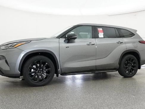 Used 2026 Toyota Highlander Limited AWD/4WD image 33