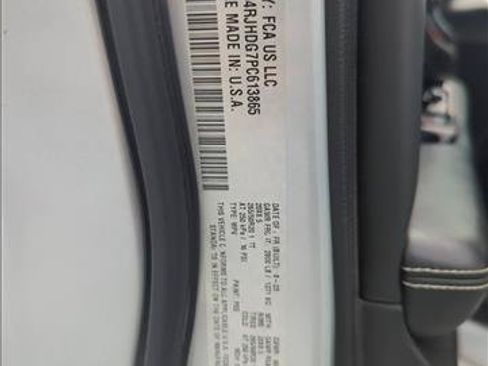 Used 2023 Jeep Grand Cherokee Overland AWD/4WD image 25