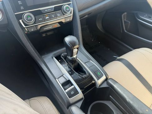 Used 2016 Honda Civic Touring image 13