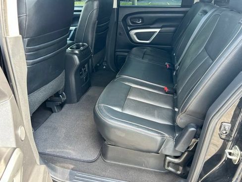 Used 2017 Nissan Titan SL AWD/4WD image 35