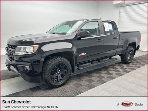 Certified 2022 Chevrolet Colorado Z71 w/ Z71 Midnight Edition AWD/4WD image 1