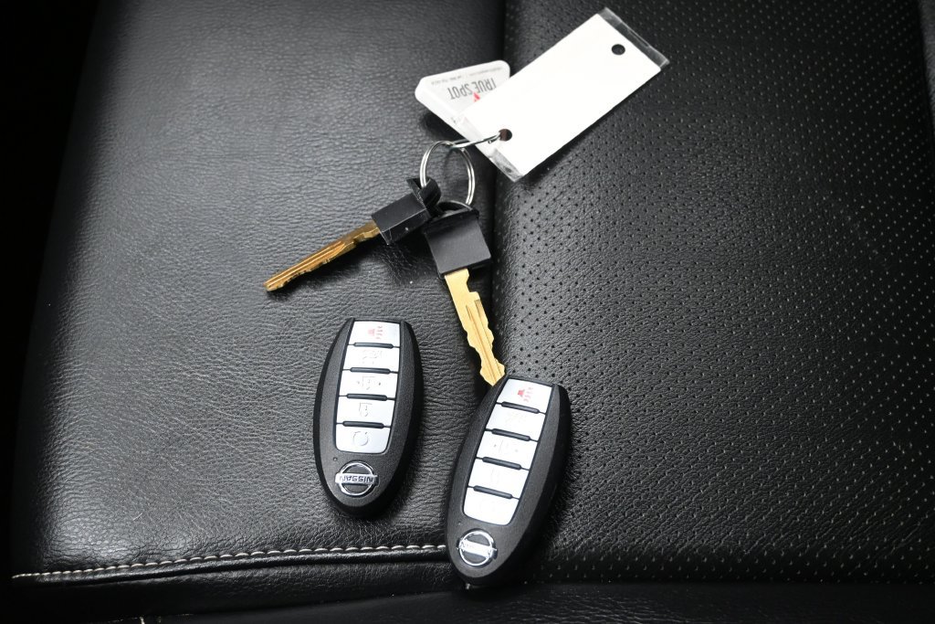 Used 2022 Nissan Maxima SV w/ Floor Mat Group FWD image 22