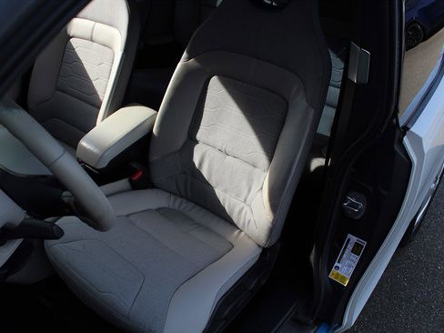 Used 2016 BMW i3 w/ Range Extender image 18