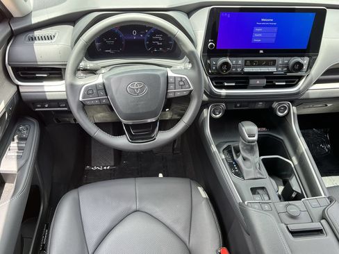 Used 2026 Toyota Grand Highlander FWD image 10