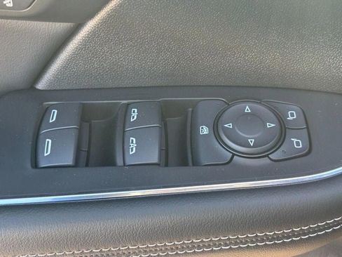 Used 2023 Buick Envision Essence w/ Sport Touring Package image 23