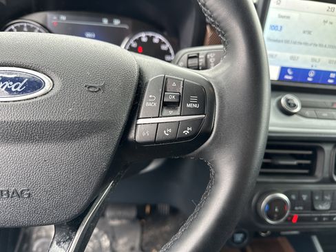 Used 2023 Ford Maverick Lariat w/ Lariat Luxury Package image 16