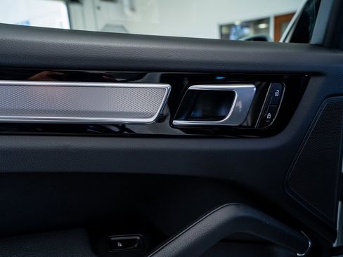 Used 2023 Porsche Cayenne Platinum Edition image 52