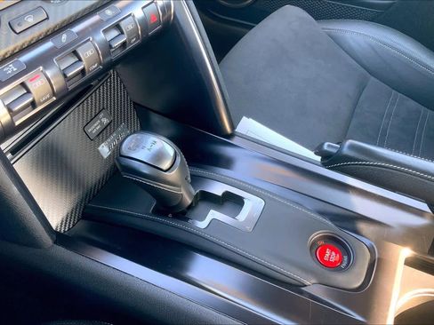 Used 2015 Nissan GT-R Premium image 14