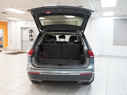 Used 2021 Volkswagen Tiguan SEL w/ 3rd Row Seat Package AWD/4WD image 10